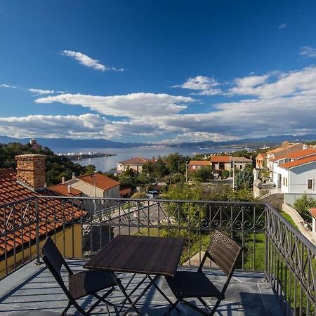 Villa Ajda - Green Room Omišalj Buitenkant foto