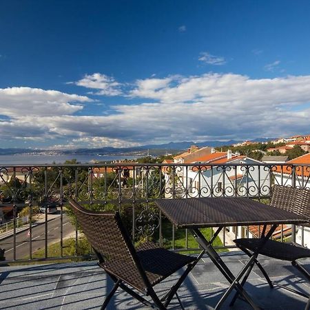 Villa Ajda - Green Room Omišalj Buitenkant foto