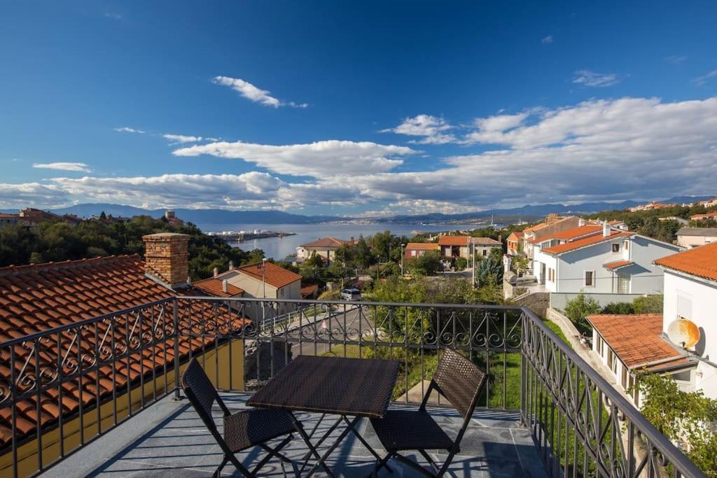 Villa Ajda - Green Room Omišalj Buitenkant foto
